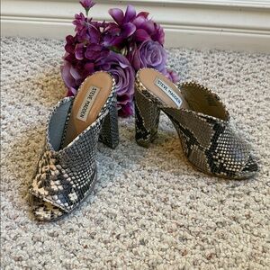 Steve Madden Women's Snake Print Mules - Black and Gray